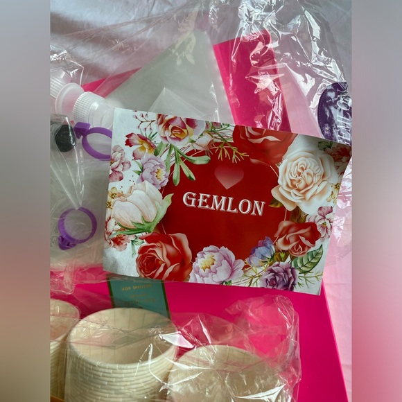 Set of Baking HIWARE Unbleached Parchment Paper, baking Cups & cream Nozzles NWT - Picture 8 of 16